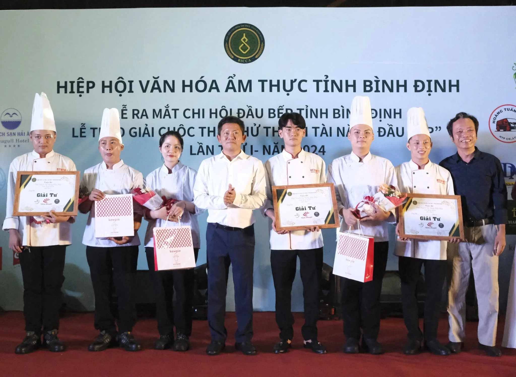 Trao giải Tư Hội thi “Thử thách tài năng đầu bếp” năm 2024